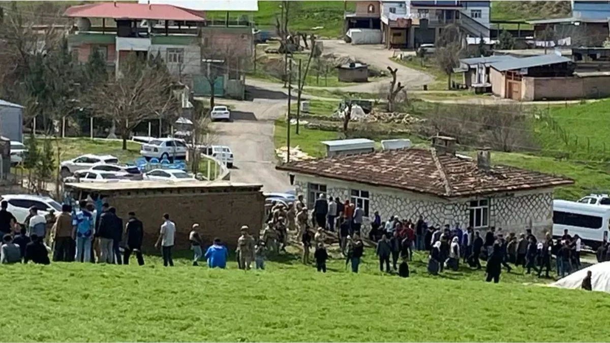 Muhtarlık seçimi nedeniyle çıkan silahlı kavgada 1 kişi öldü, 11 kişi yaralandı