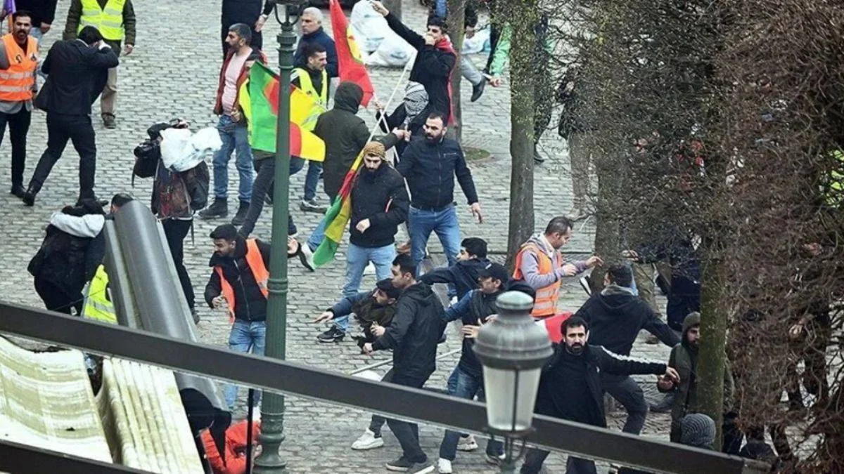 PKK yandaşları Türklere sabaha kadar saldırdı, polis seyretti
