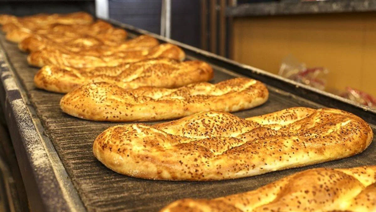Ramazan pidesi bu sene ne kadara satılıyor? İstanbul Ankara İzmir ramazan pidesi fiyatları