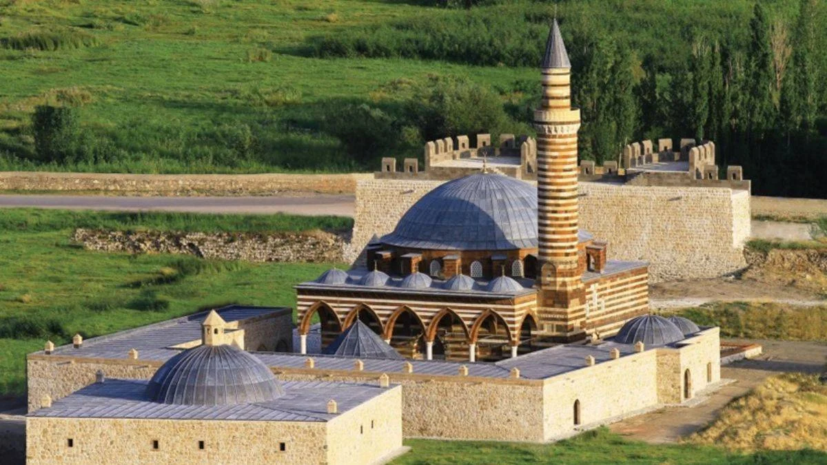 VAN 2024 RAMAZAN AYI İMSAKİYESİ | Van'da imsak iftar vakti saat kaçta? 2024 Ramazan İmsakiyesi Van