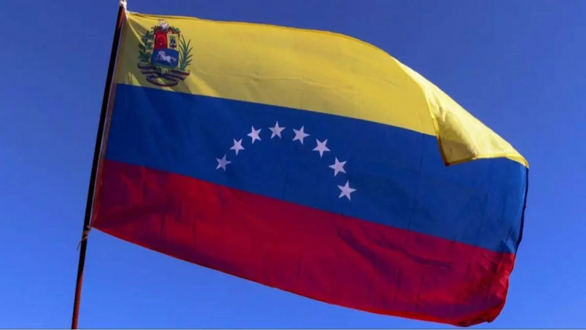 Venezuela'da siyasi yasaklı muhalif isim adaylıktan çekildi