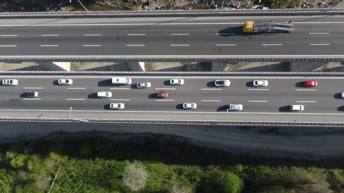 Anadolu Otoyolu'nda akıcı yoğunluk yaşanıyor
