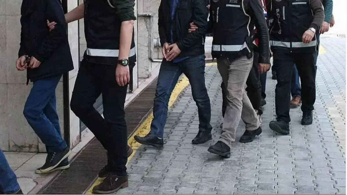 Ankara merkezli FETÖ operasyonu! 16 kişi hakkında gözaltı kararı verildi
