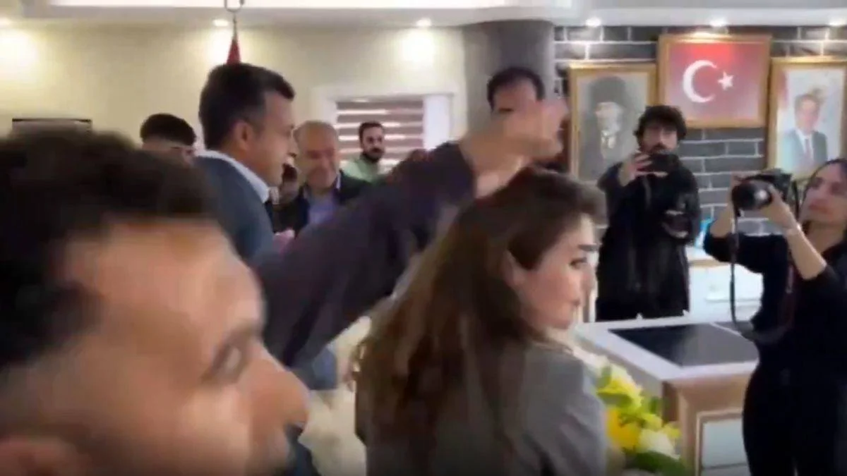 Atatürk ve Erdoğan'a küfür eden kişiye gözaltı