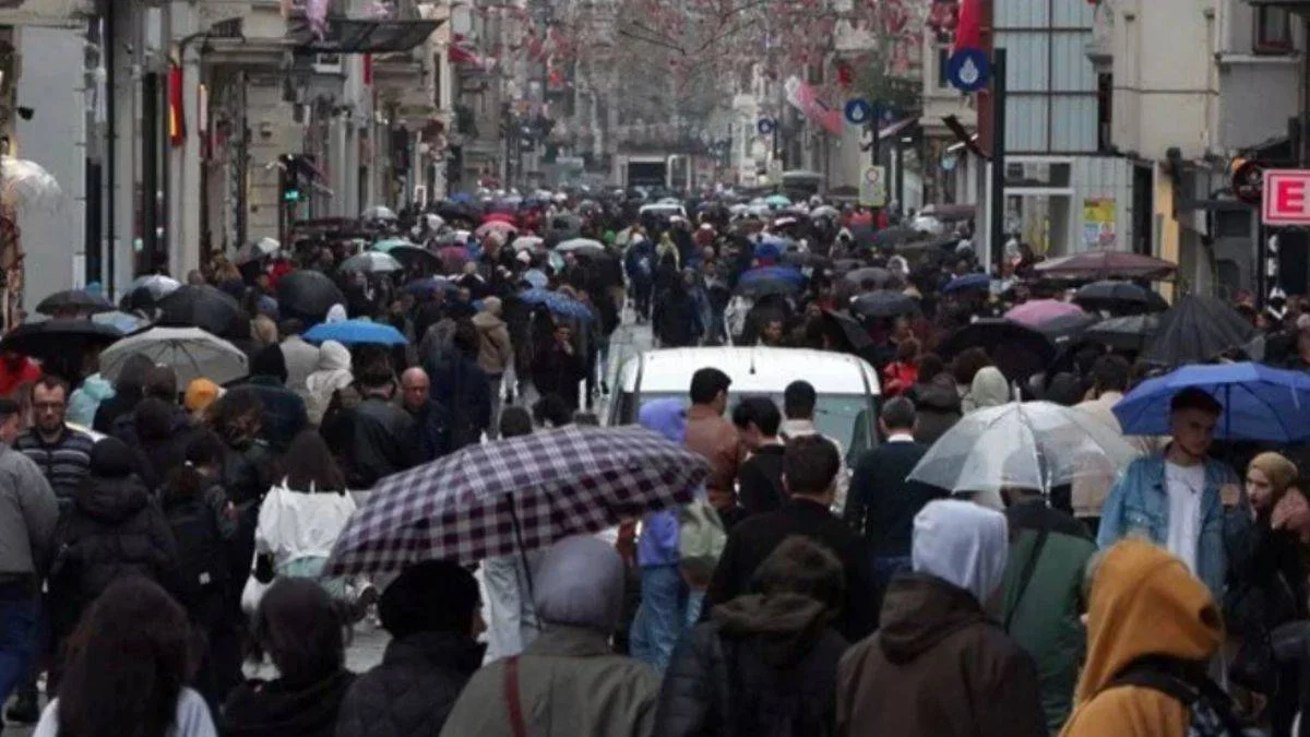 Boykot çağrısı Beyoğlu'nda karşılık bulmadı
