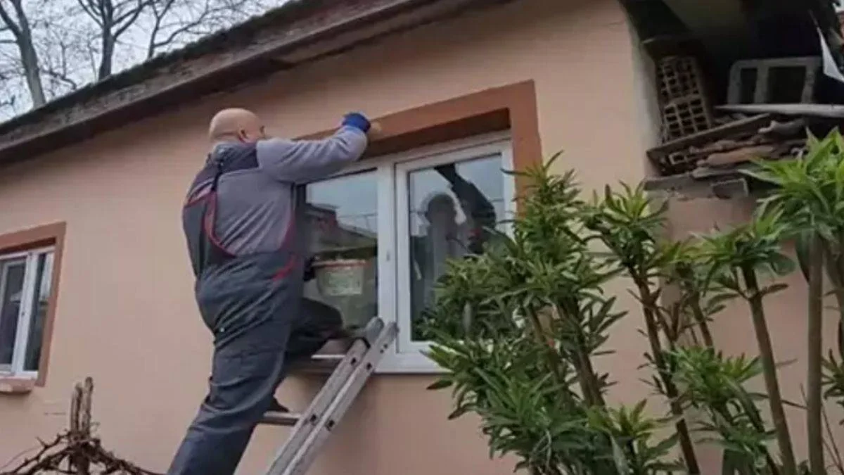 Evleri boyayıp muhtarlığı kazandı; seçimden sonra devam etti
