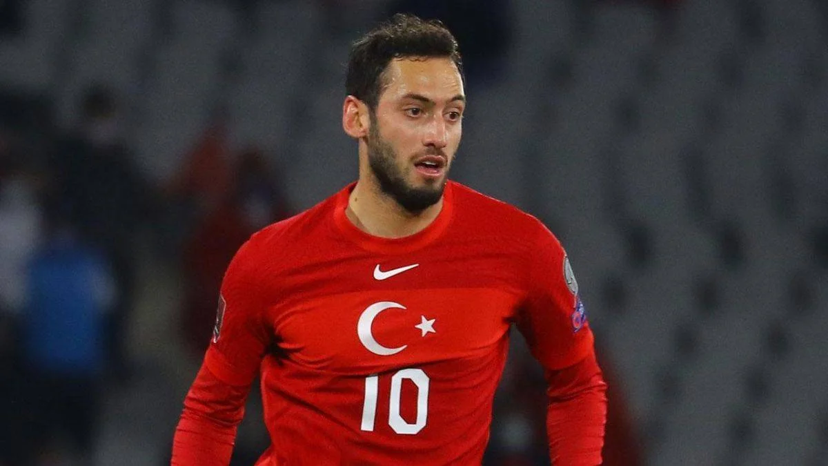 Hakan Çalhanoğlu'ndan Galatasaray açıklaması