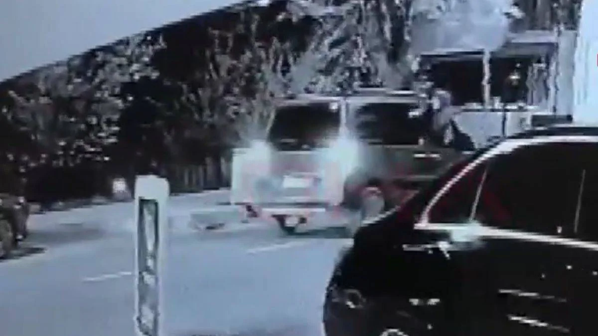 İstanbul'da film gibi silahlı saldırı: Camdan sarkıp kurşun yağdırdı