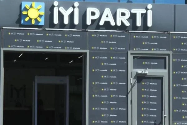 İYİ Parti'de bir istifa daha! Ayrıldığını açıkladı