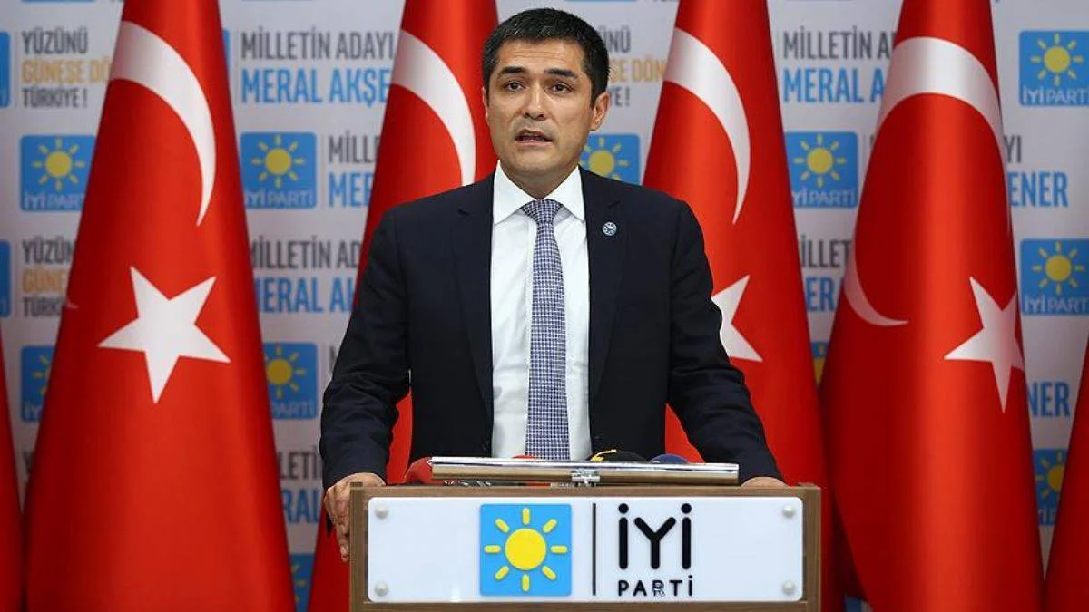 İYİ Parti'de Buğra Kavuncu görevinden istifa etti