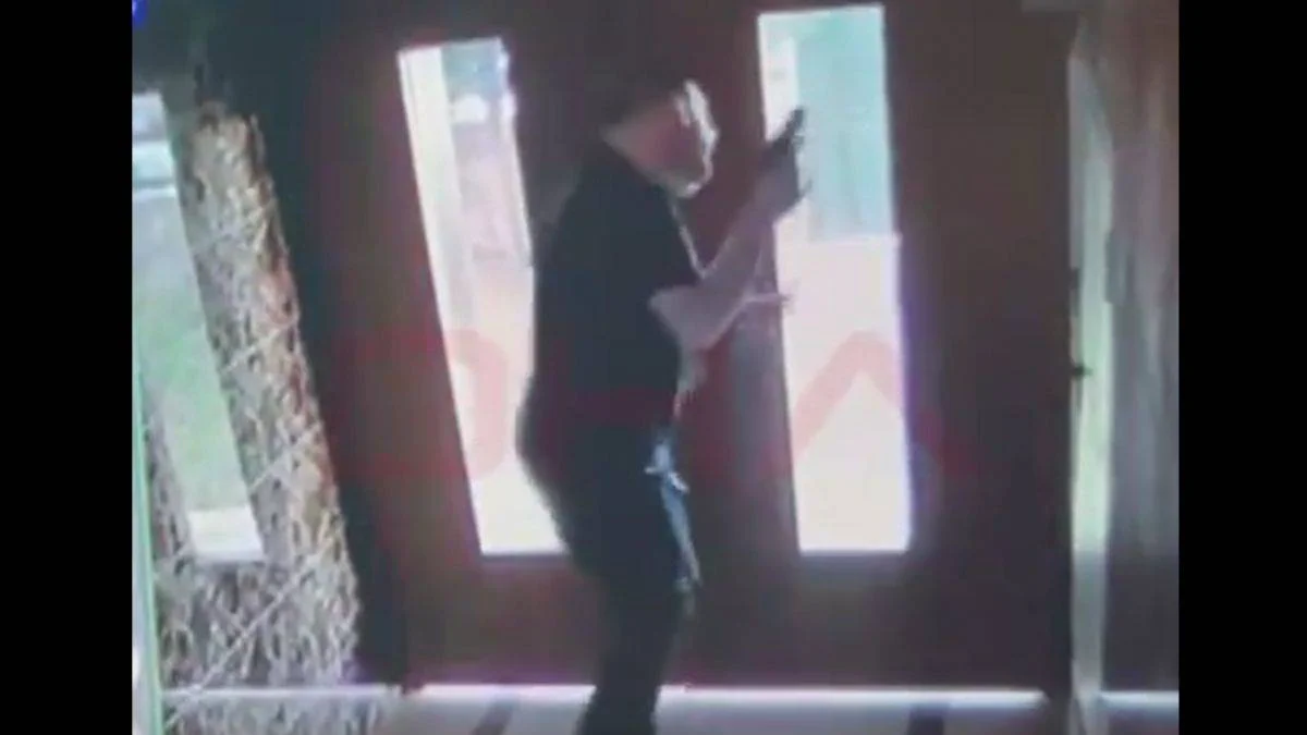 Mahalle karıştı! Halüsinasyon gördü, kendi kendine çatıştı