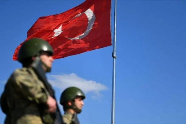 PKK'dan kaçan 2 terörist teslim oldu