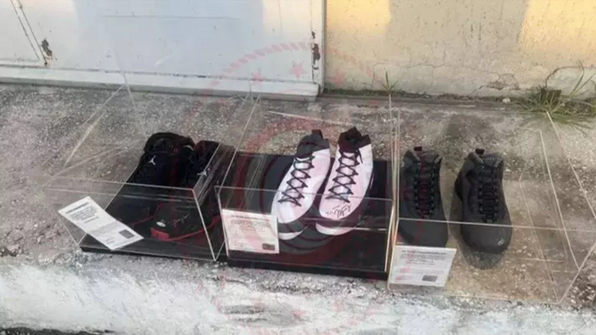 Ticaret Bakanlığı'ndan satılık Michael Jordan imzalı ayakkabı
