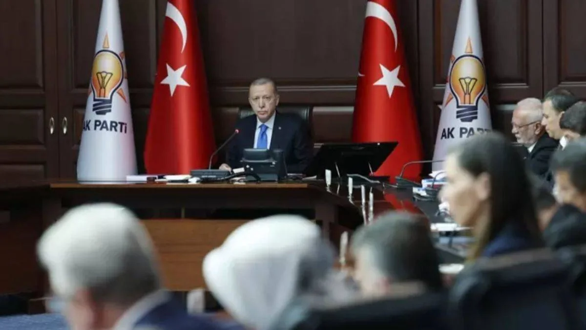 ANALİZ: AK Parti'ye akıl verenler ve sıvışanlar