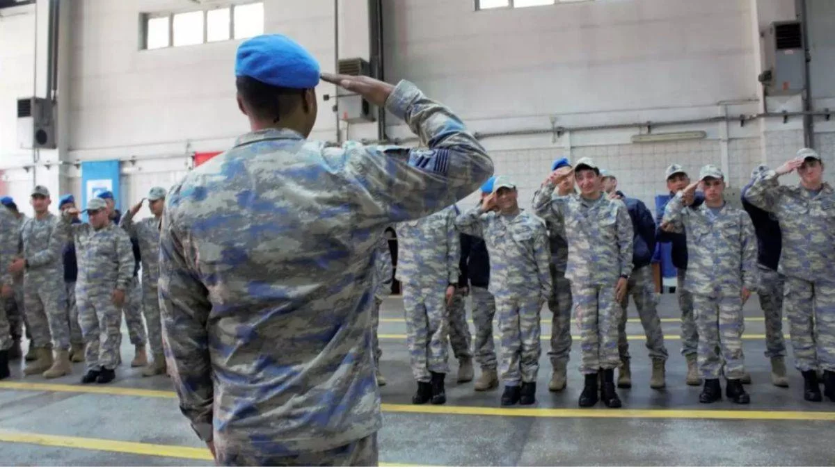 Bir günlük temsili askerlik yaptılar