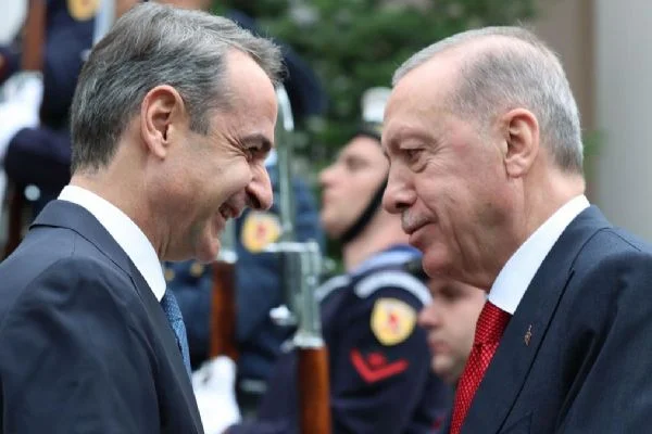 Gözlerini Miçotakis'in ziyaretine diktiler!