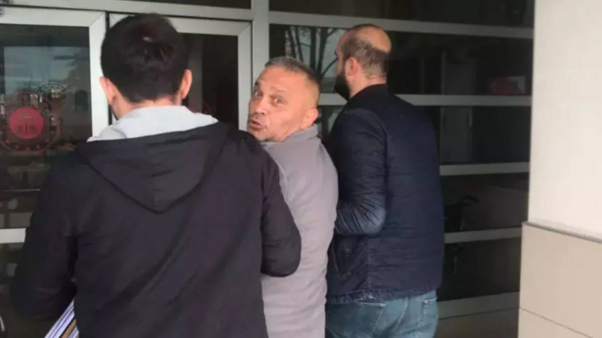 Hakimin de üzerine yemin etti; "Benim üzerime yemin etme"