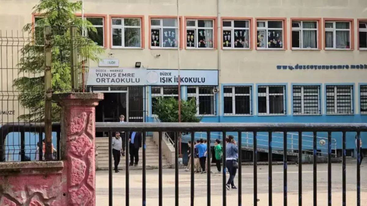 'Hamburger yeme yarışı'nda boğulan Eftelya, toprağa verildi