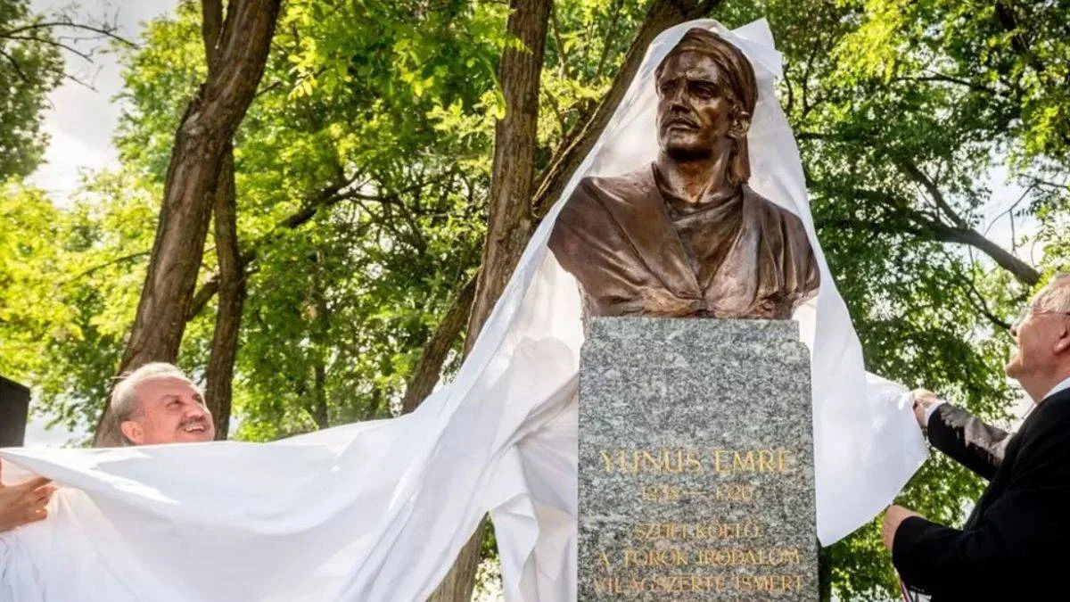 Macaristan'da Yunus Emre büstü açıldı