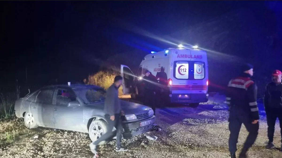 Otomobil ile tır çarpıştı! 1 kişi öldü, 4 kişi yaralandı