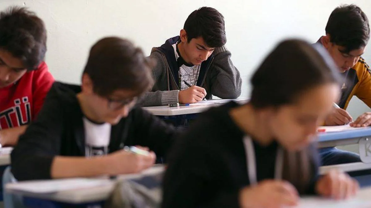 9. sınıflara telafi sınavı mı geliyor? Bakan Tekin'den açıklama