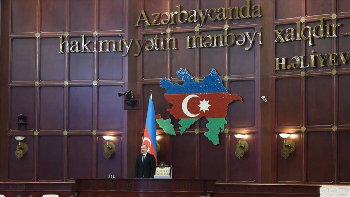 Azerbaycan'da Meclis feshedildi