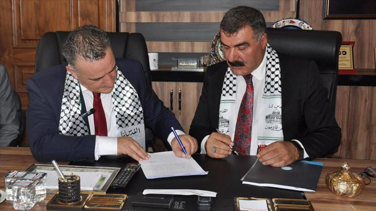 Filistin ve Muş Belediyeleri 'Kardeş' Oldu