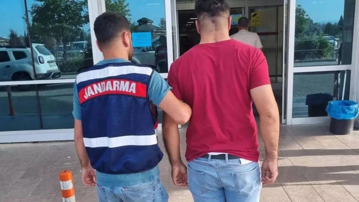 İzmir'de terör örgütü PKK/KCK propagandasına 6 gözaltı