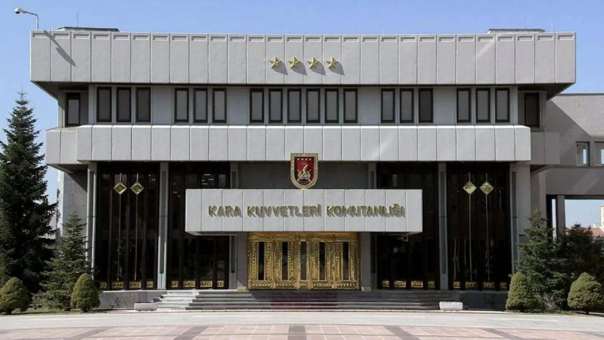 Kara Kuvvetleri Komutanlığı 25 bin uzman erbaş alacak