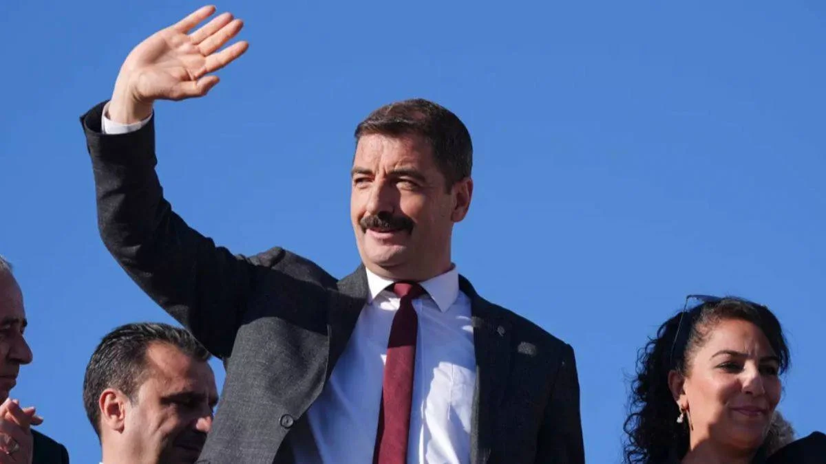 Makam odasında 2 kişi darp edilmişti... Hikmet Dönmez gözaltına alındı