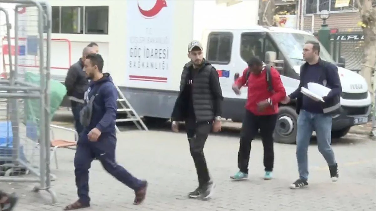 Yerlikaya: 'Ömründe şehir dışına çıkmamış göçmen ülkeme gelmeye nasıl cesaret edebilir?'