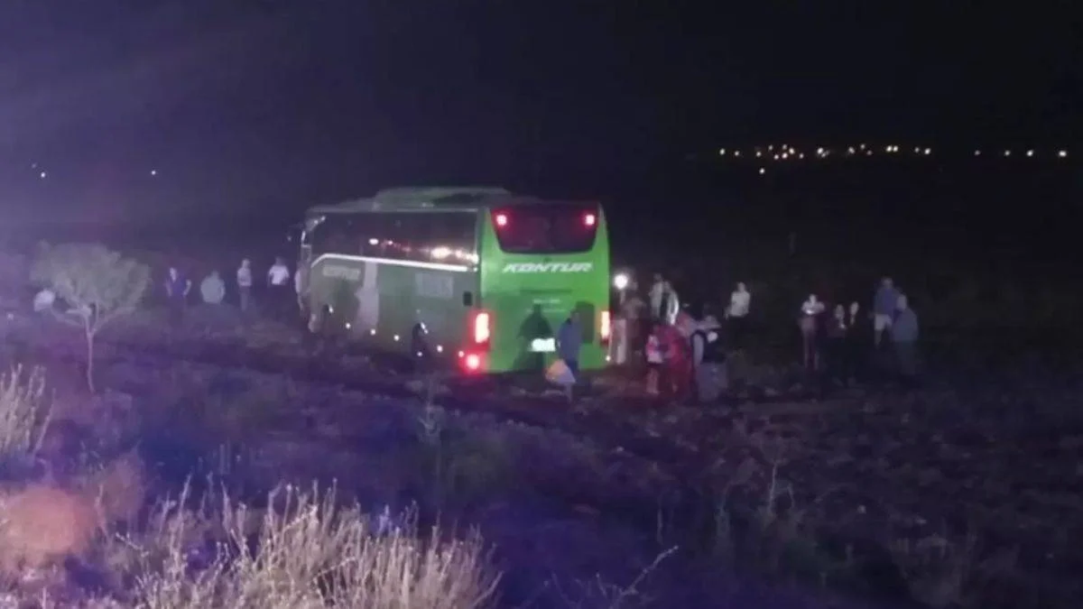 Afyonkarahisar'da otobüsle otomobil çarpıştı