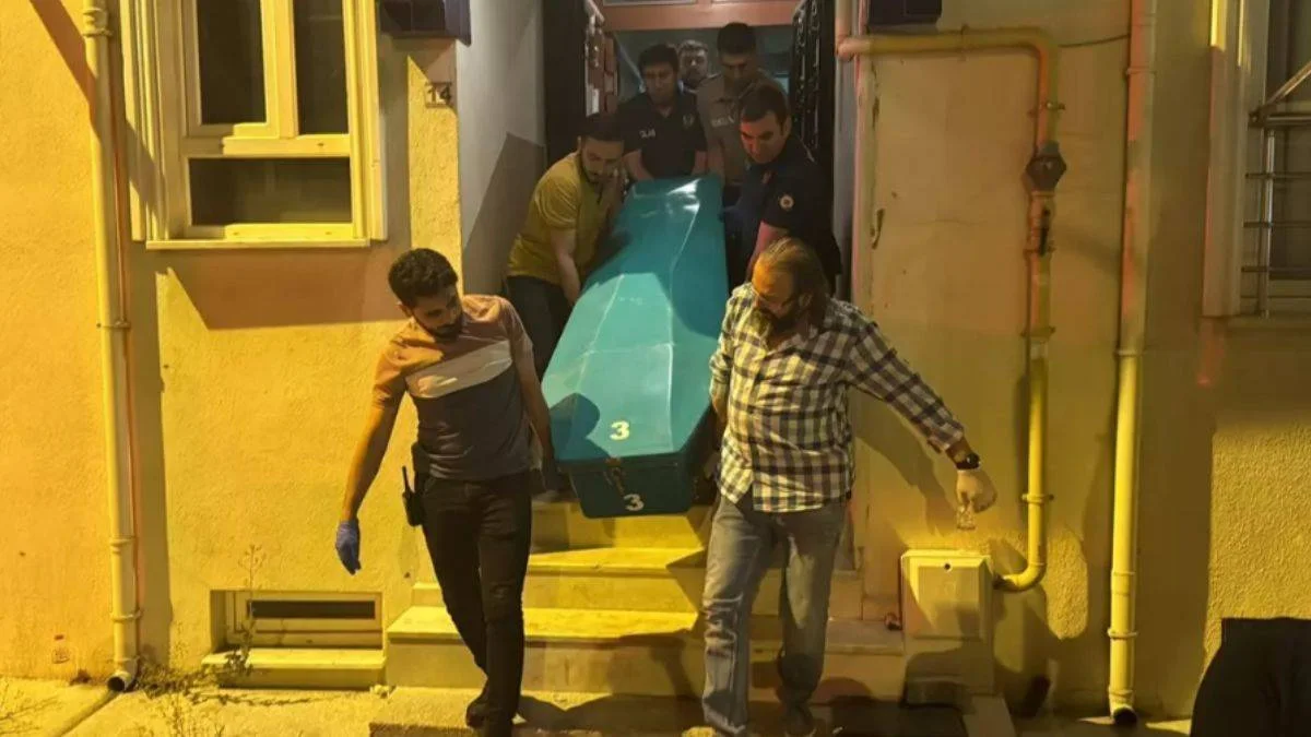 Annesini öldüren üvey babasını öldürdü
