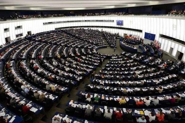 AP'de güç savaşı! Merkez gruplardan ''aşırı sağcı grup'' için engelleme planı