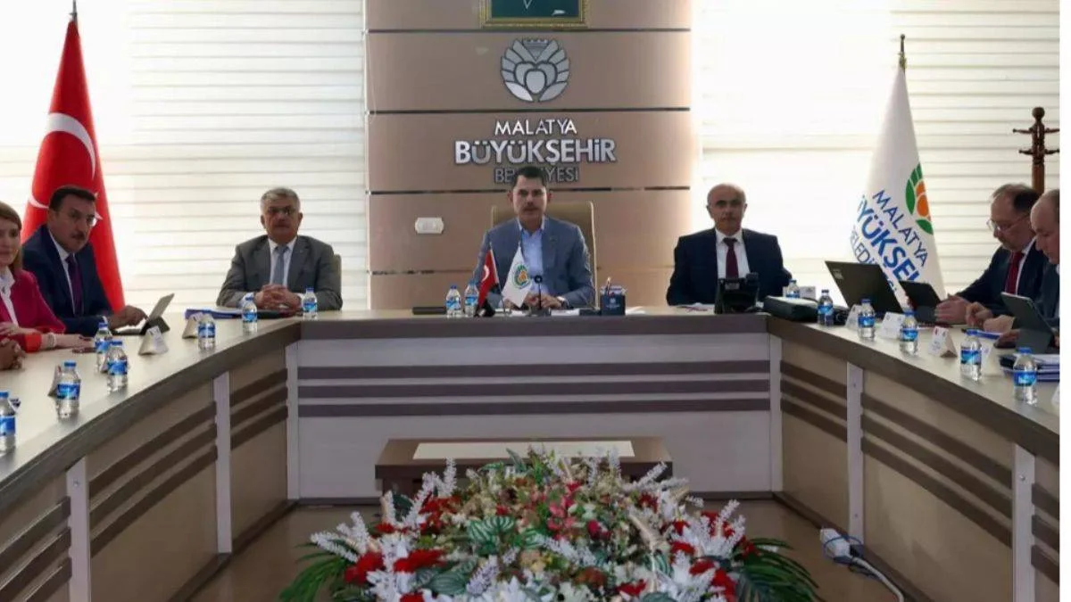Bakan Kurum Malatya'da... Tüm yaraları saracağız