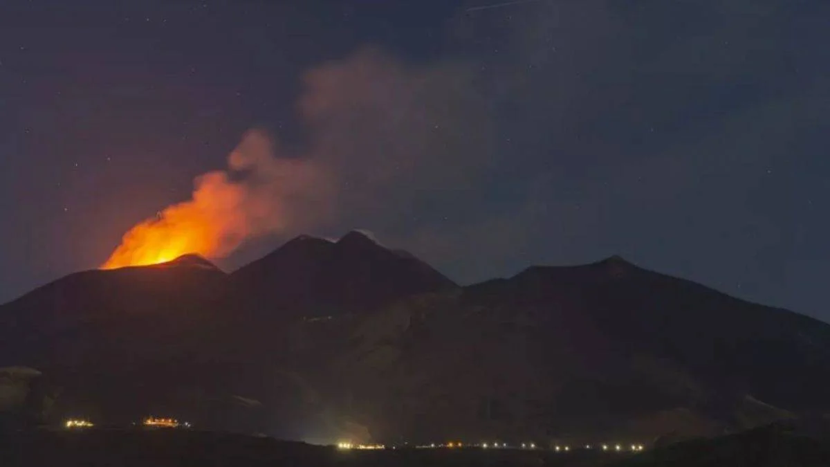Etna Yanardağı yeniden sessizliğini bozdu