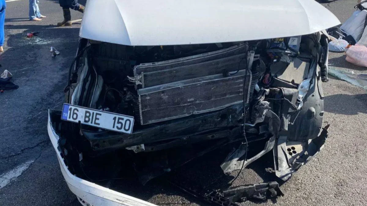 Gaziantep'te minibüs devrildi
