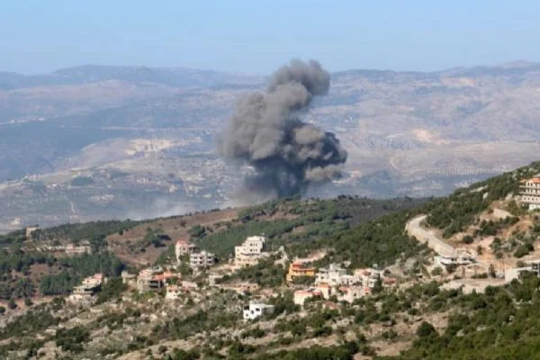 Hizbullah, İsrail'e ait askeri noktaları vurdu