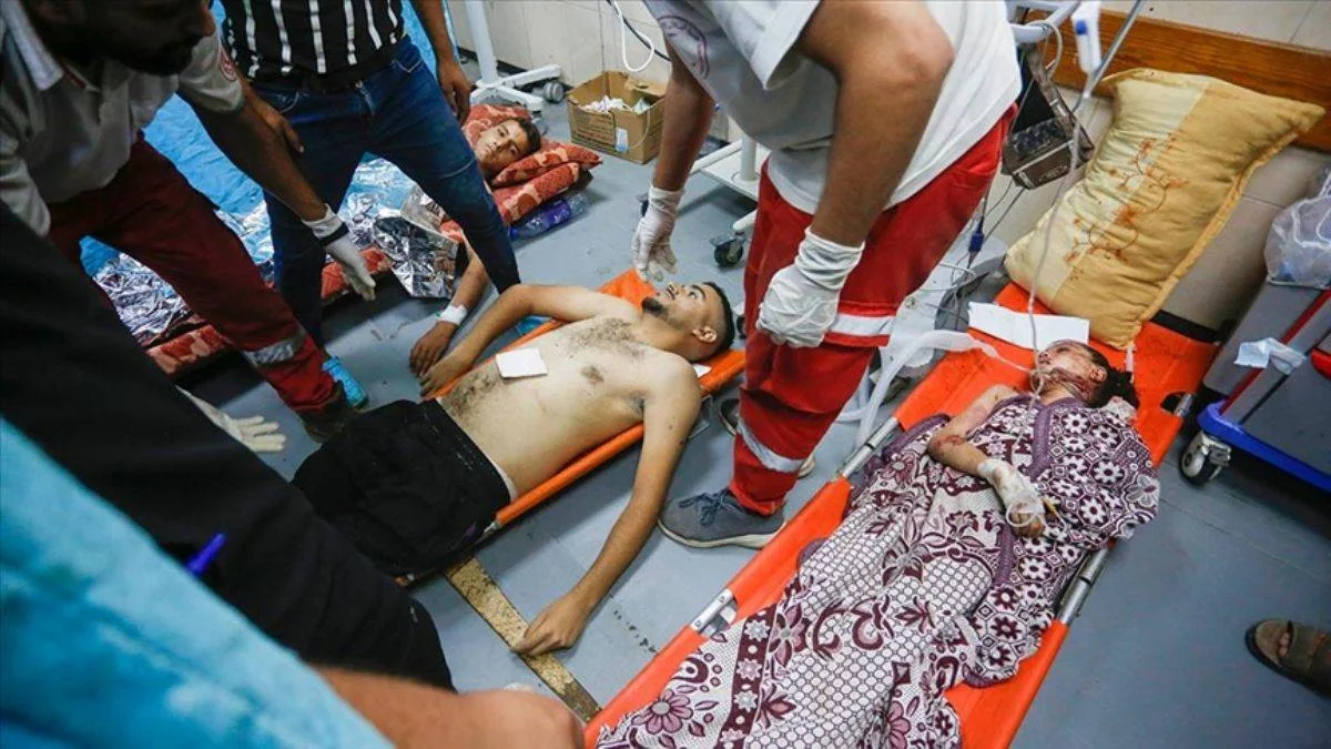 İsrail sabaha kadar Gazze'yi bombaladı