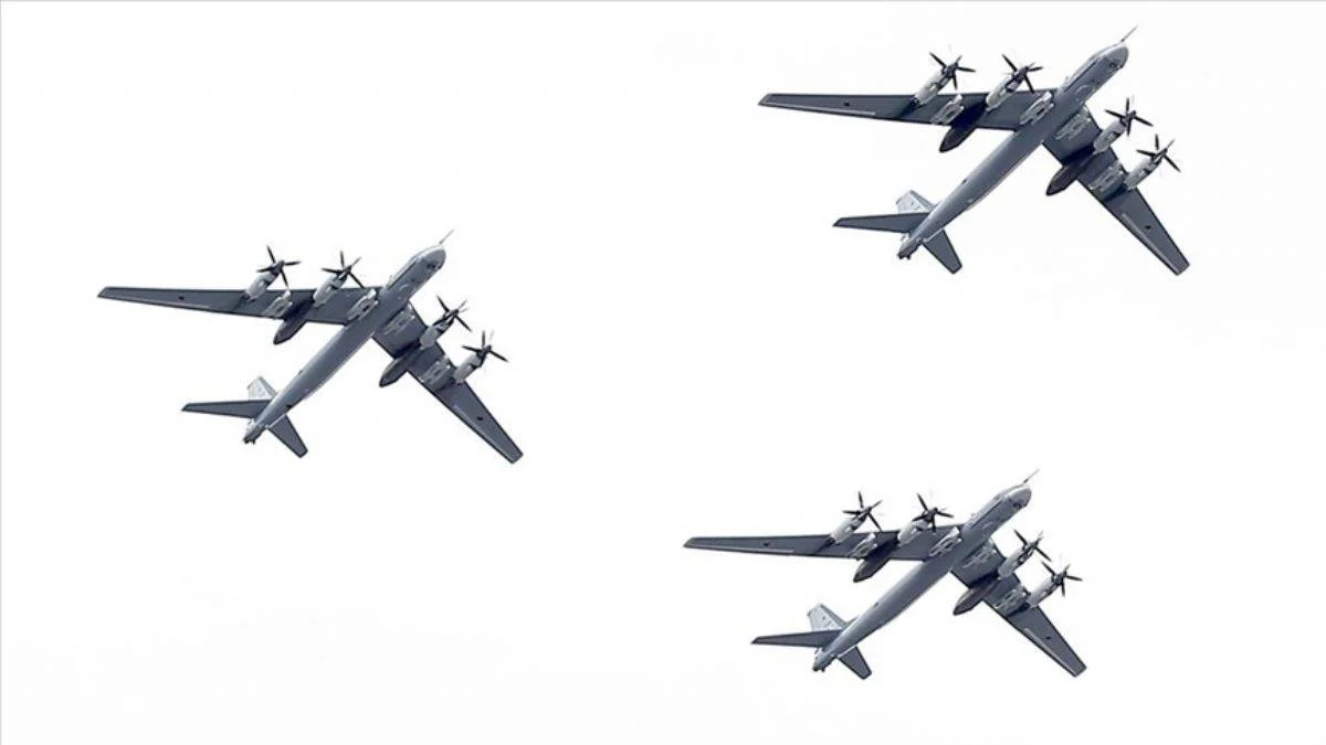 Rusya ve Çin'den bombardıman uçaklı mesaj