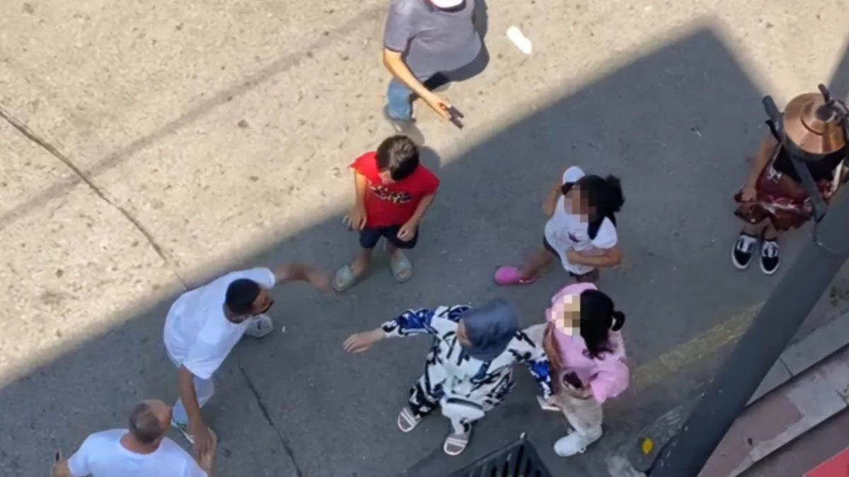 Sokakta eşini darbedip, 'senin hakkın ölüm' diye bağırdı