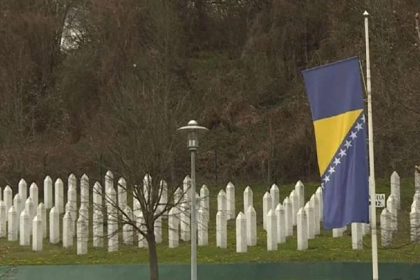 Srebrenitsa Soykırımı'nın 14 kurbanı bugün toprağa verilecek
