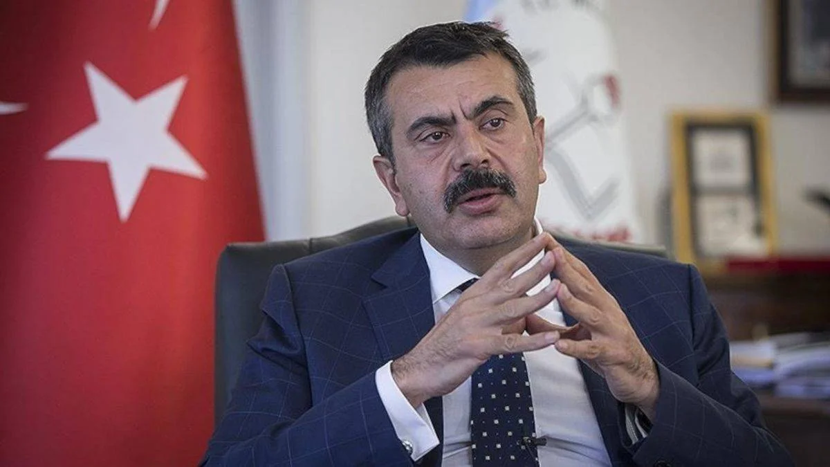 Türkiye'den Fransa'ya: Yasalarımıza uyun, okulları kapatacağız