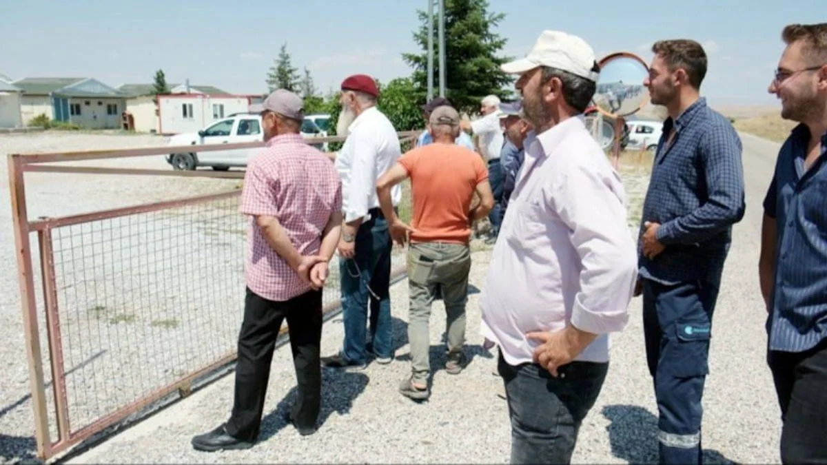 Arazileri ellerinden giden vatandaşlar madenci şirketine karşı harekete geçti