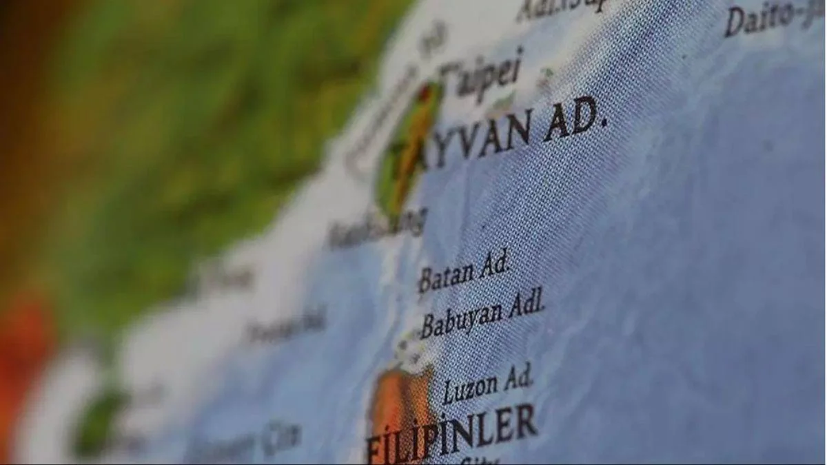 Çin Sahil Güvenliğine ait gemiler Filipinler'e ait gemilere çarptı