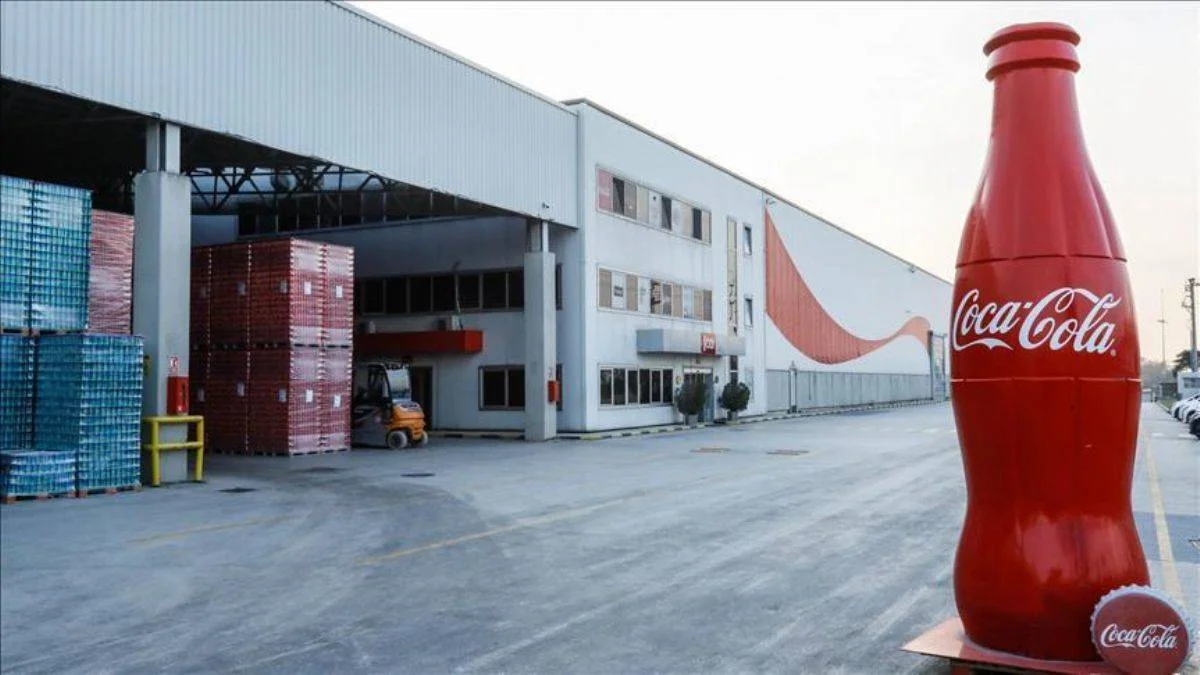 Coca-Cola satış hacminde 'küçülüyor'