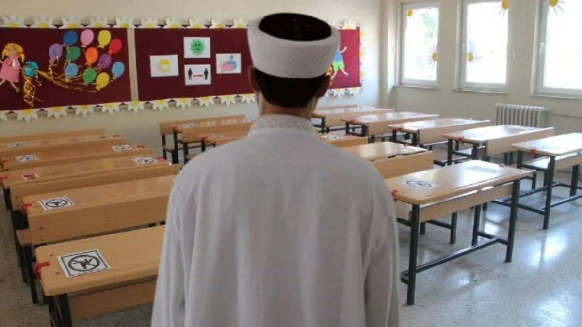 İmamlar okullarda ders verecek iddiası