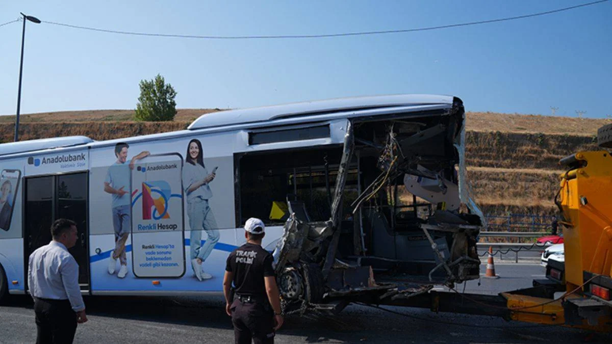 Metrobüs kazasına ilişkin 5 kişi tutuklandı