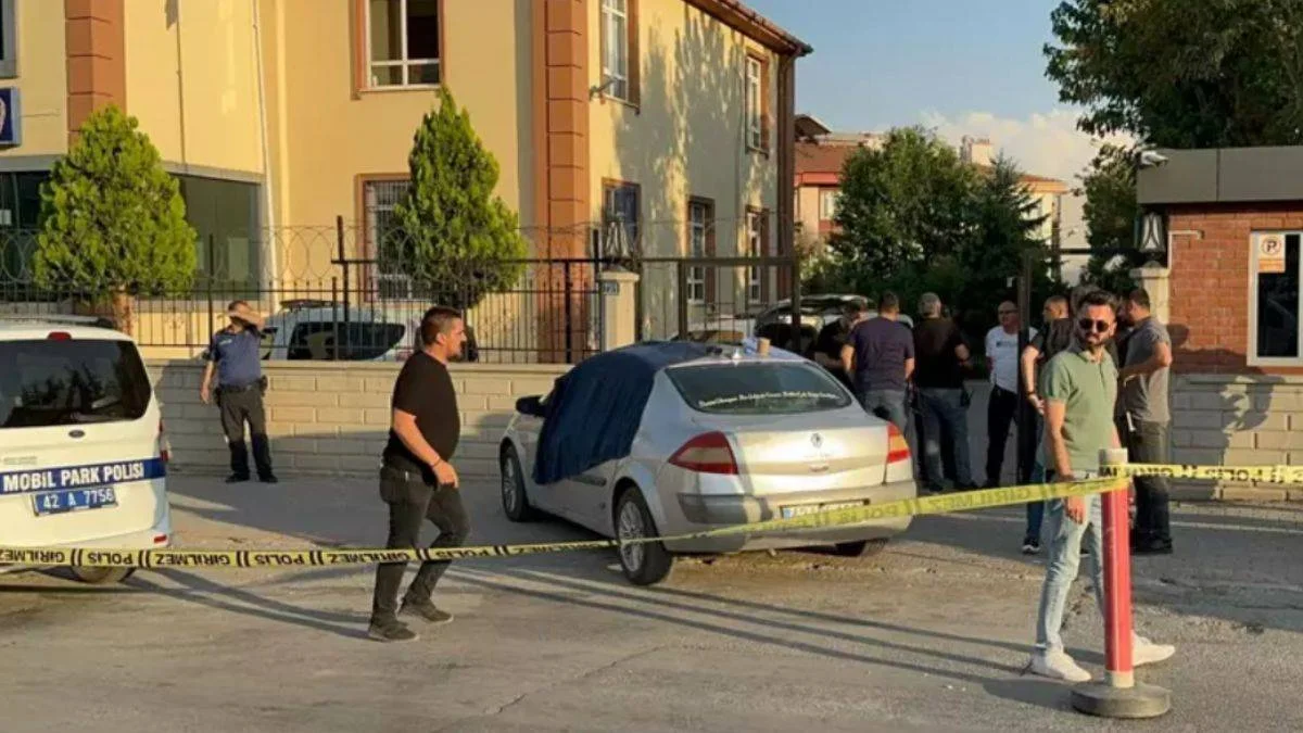 Otomobilde öldürdüğü eşiyle birlikte polise gidip teslim oldu