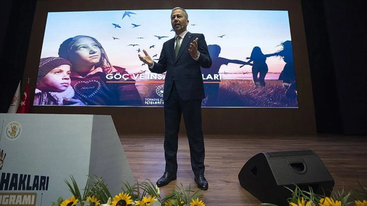 Yerlikaya'dan Suriyeli göçmenlere ilişkin detaylar